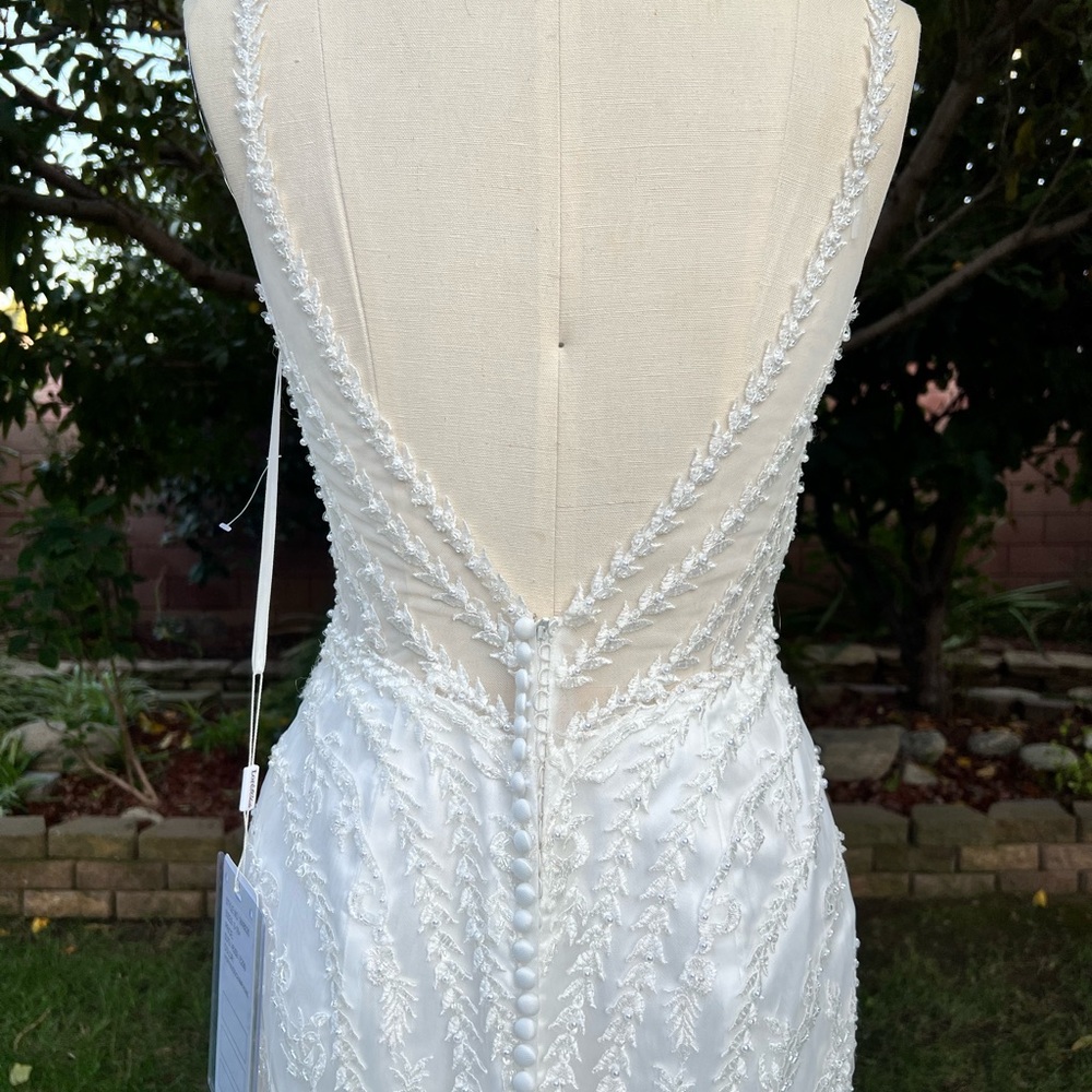 Beautiful Beaded Wedding Gown Like-New - Picture 10 of 13